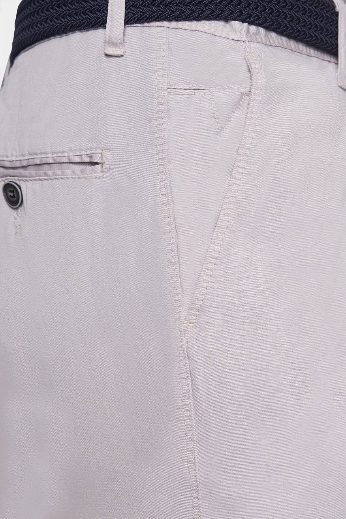 The Timeless Chino (Off White)