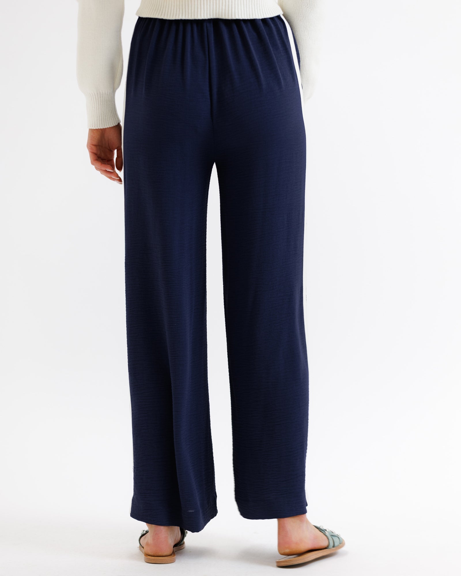 Wide-leg pants