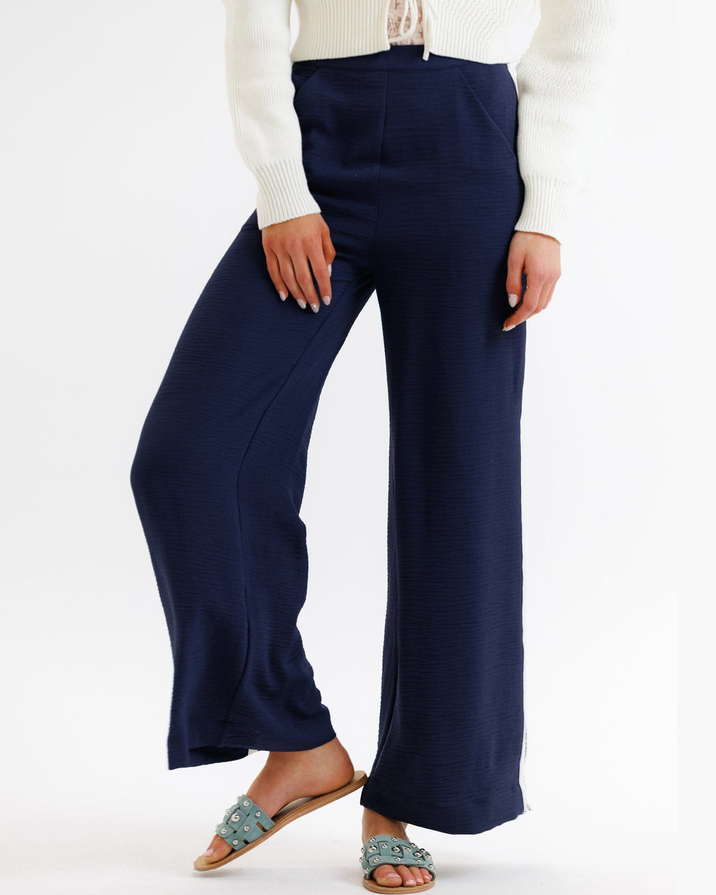 Wide-leg pants