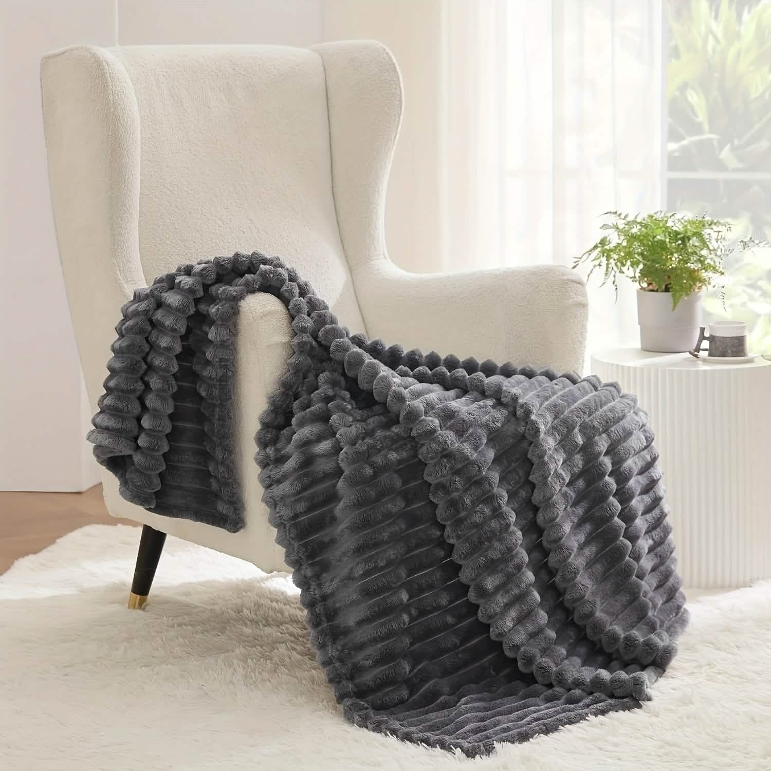 Ultra-Soft Double-Sided Fleece Blanket – Gray