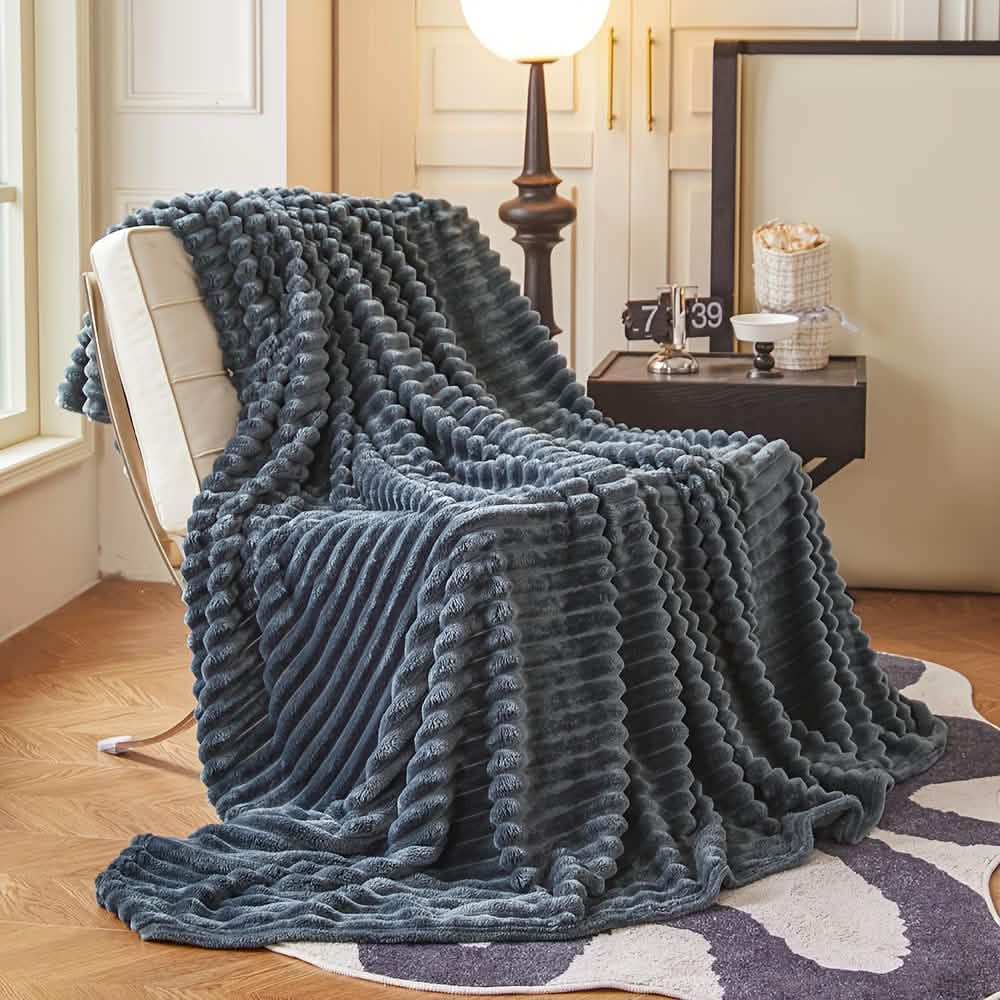 Ultra-Soft Double-Sided Fleece Blanket – Gray