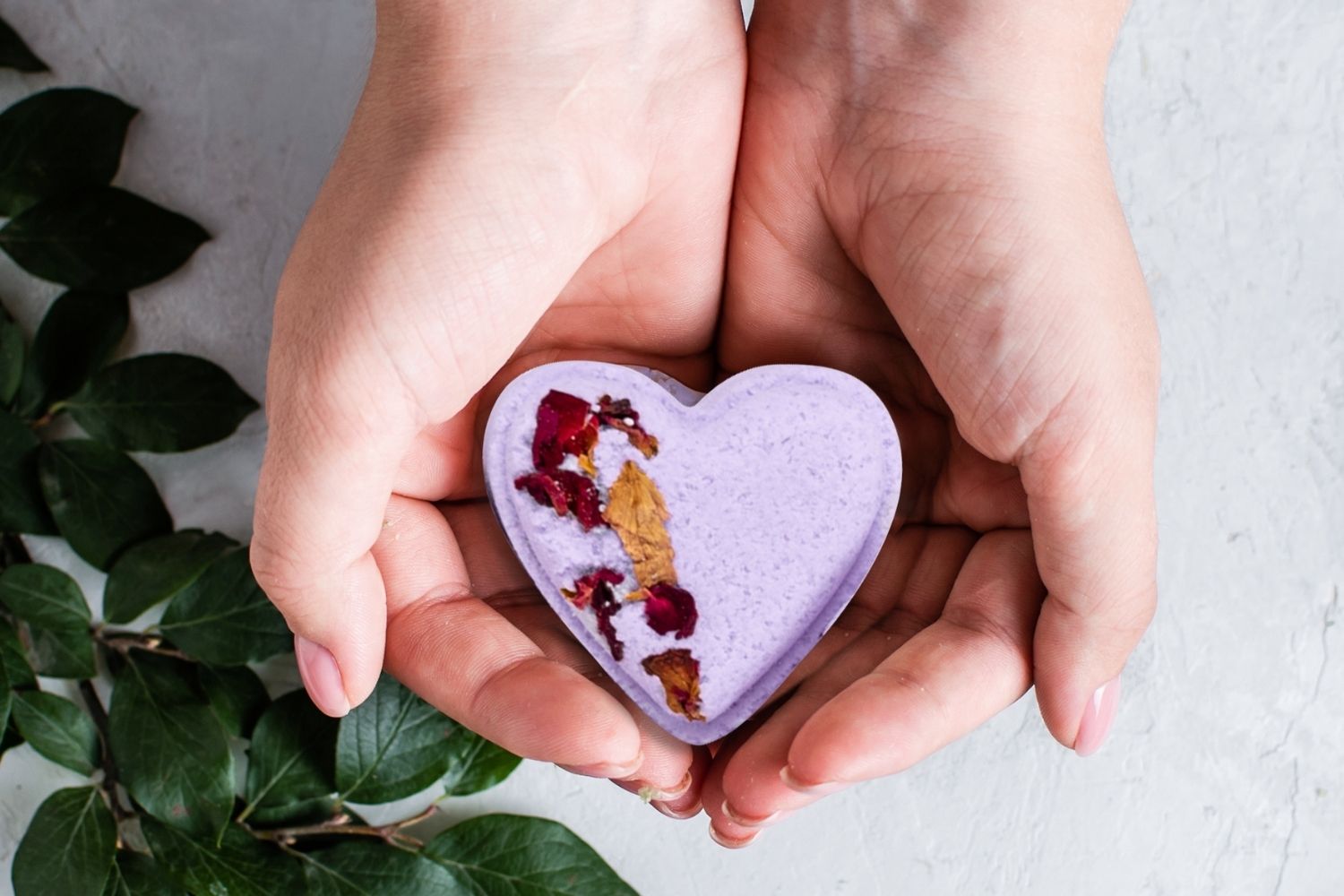 Bath Bombs - Lavender - Set of 5 Heart-Shaped Gift Box - Best Valentine's Gift