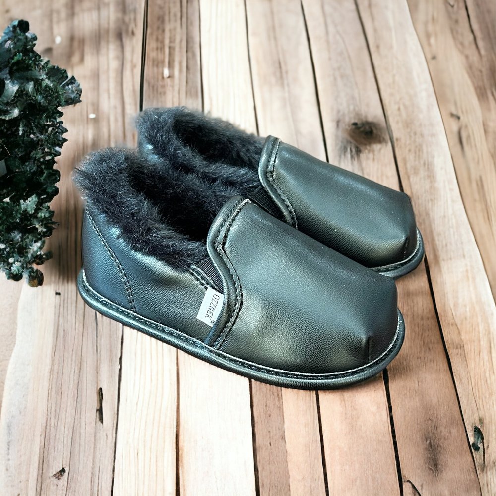 Ozznek Black Faux-Fur Barefoot Shoe Topper