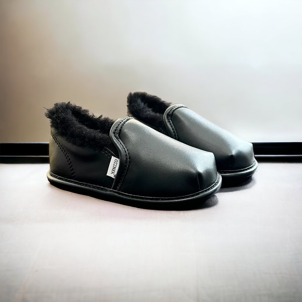 Ozznek Black Faux-Fur Barefoot Shoe Topper