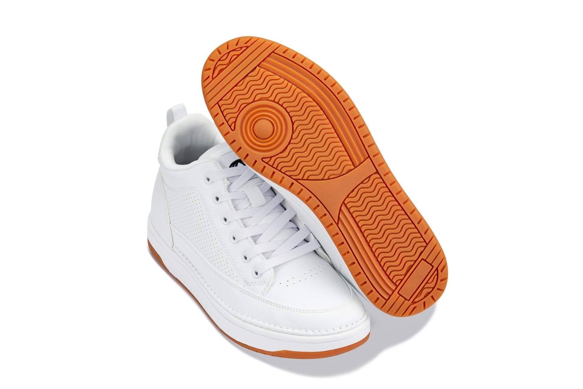 Men's White & Gum Sole Elevated Leatherette Micro-Perforated Sneakers Q272