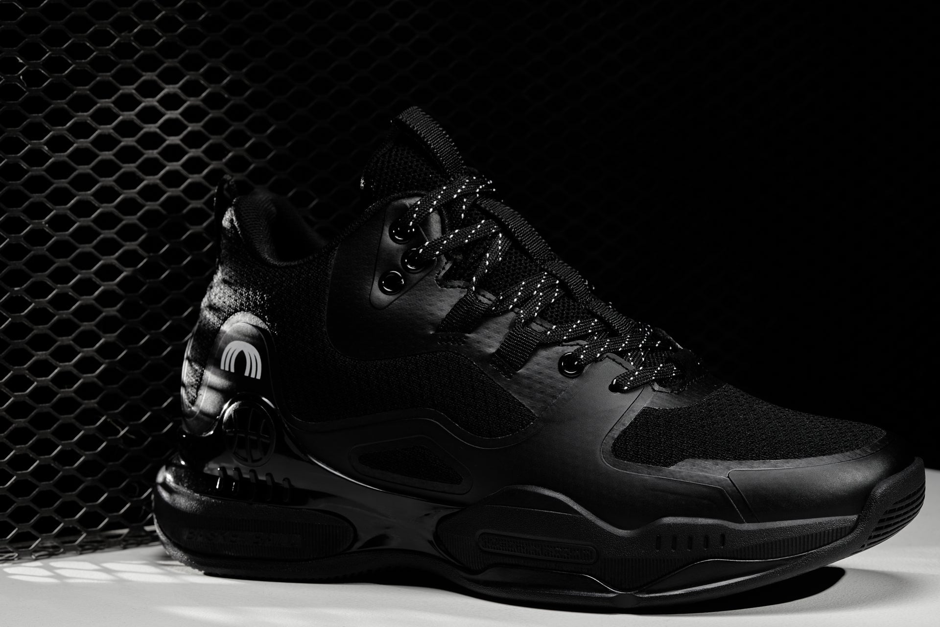Men's Black Basketball High-Top Sneakers Q393