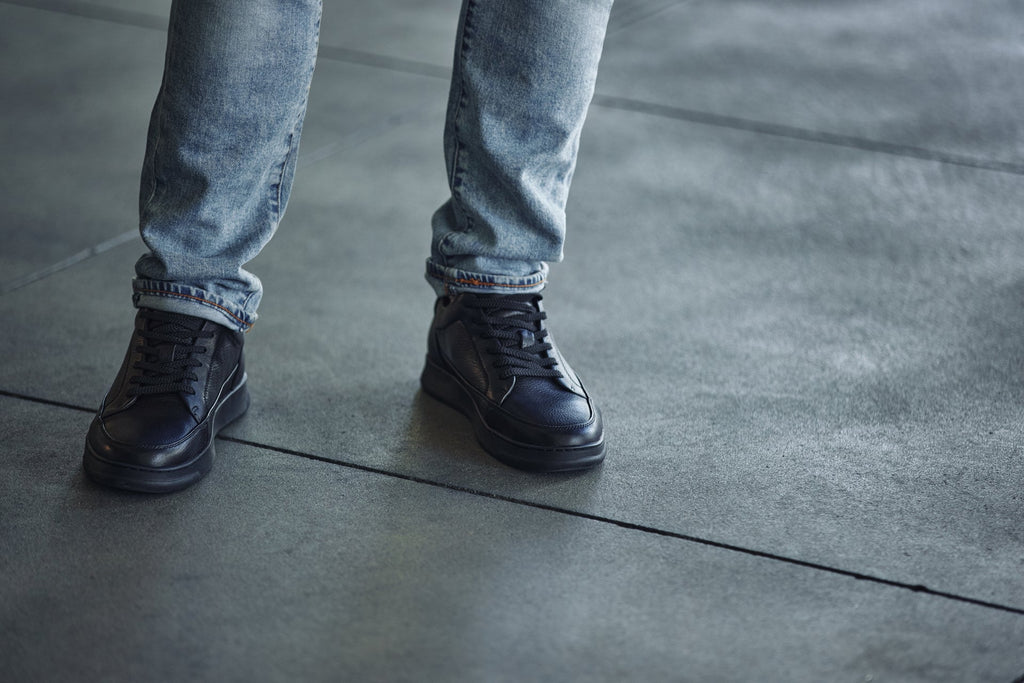 CALTO - Y7111 - 2.6 Inches Taller (Black) - Elevated Pebble Grain Leather Sneakers